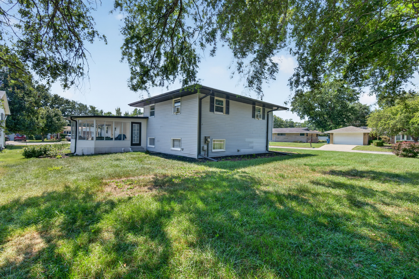 1701 Newton Drive Property Photo 10