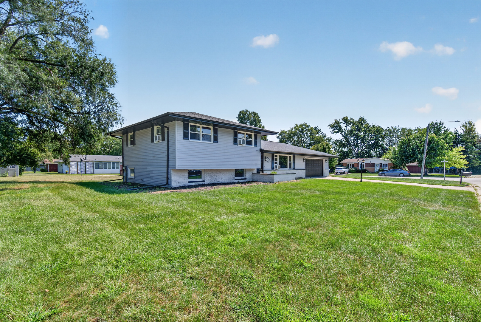 1701 Newton Drive Property Photo 11