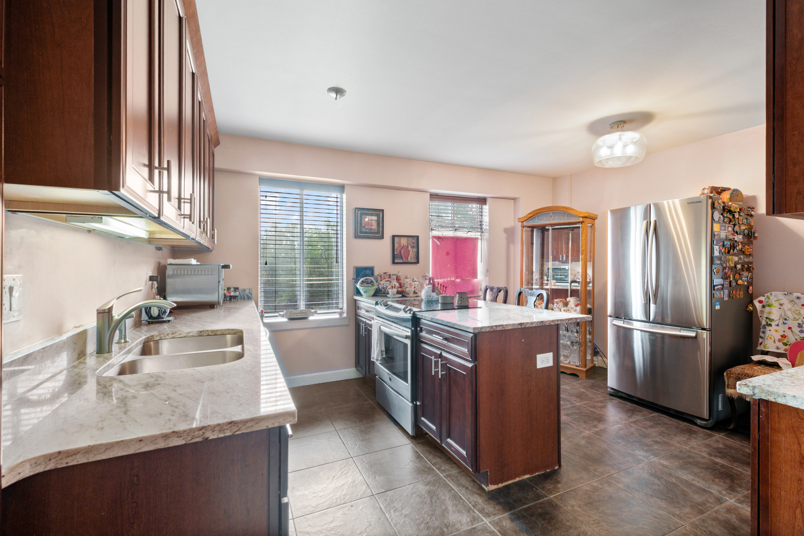 6833 N Kedzie Avenue 415 Property Photo 6