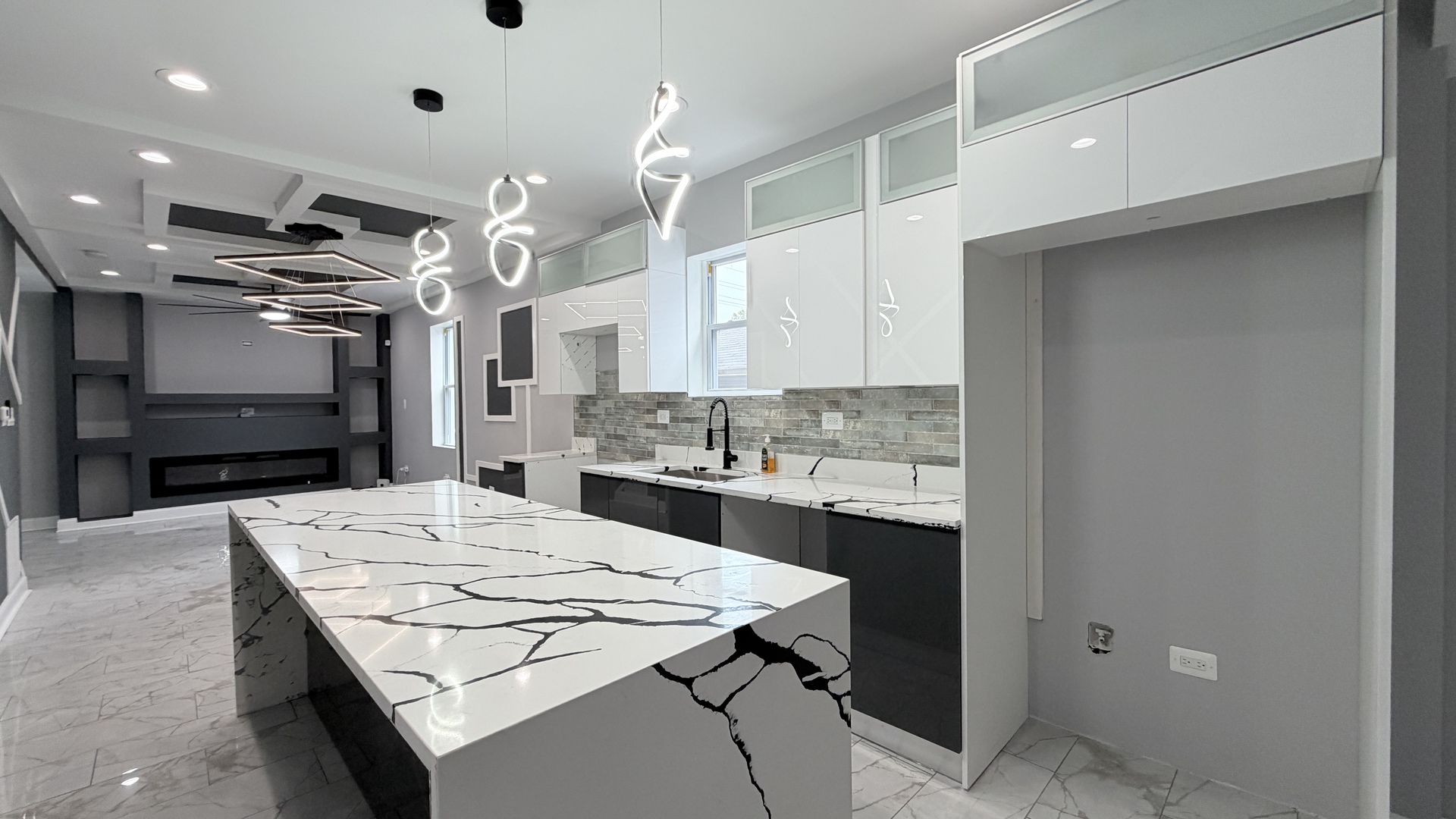 7918 S Anthony Avenue Property Photo 6