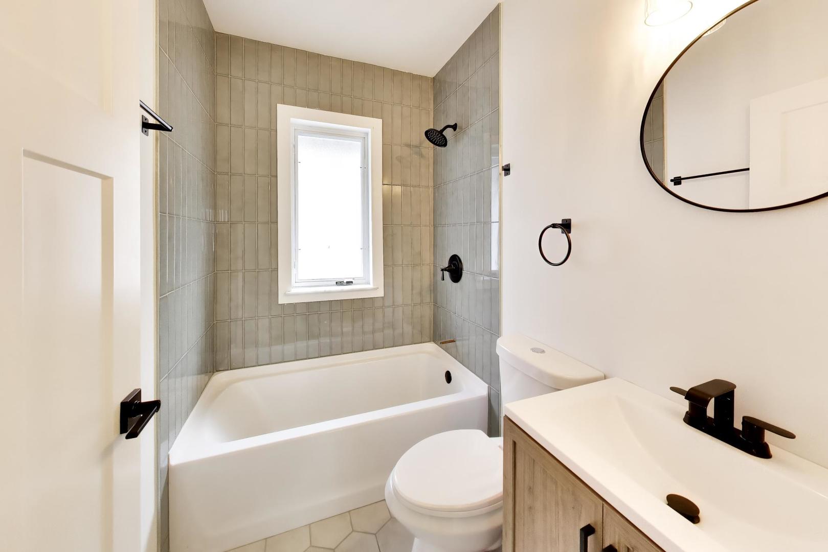 4953 W Drummond Place Property Photo 10