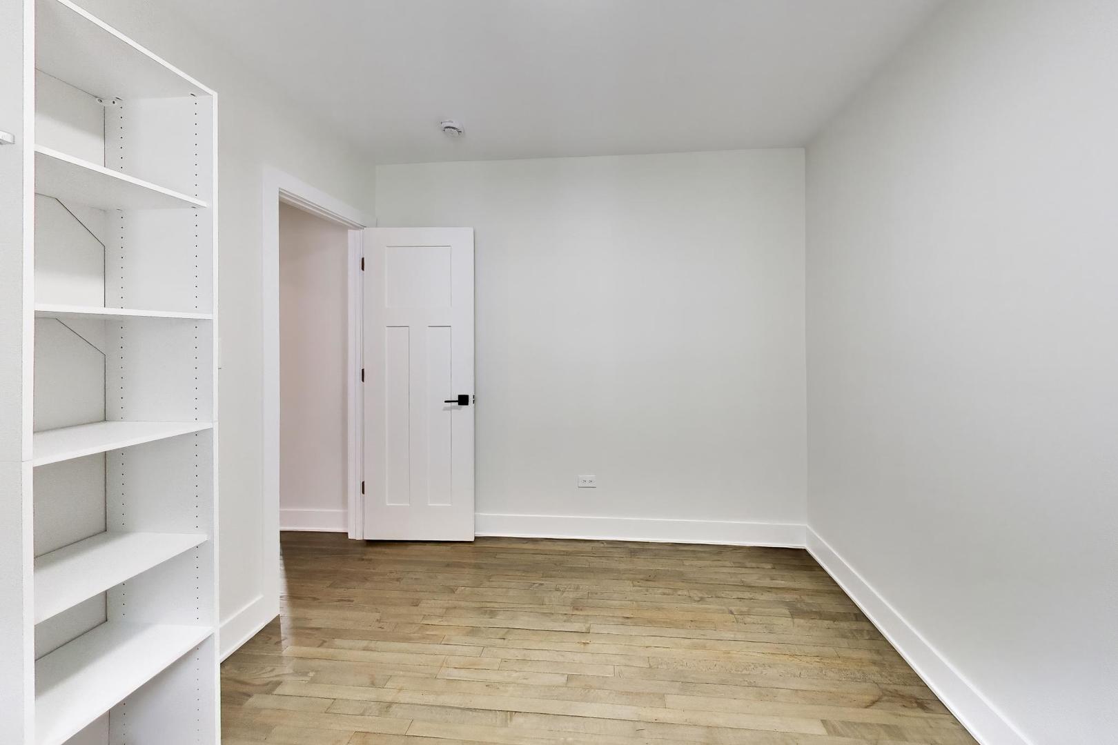 4953 W Drummond Place Property Photo 11