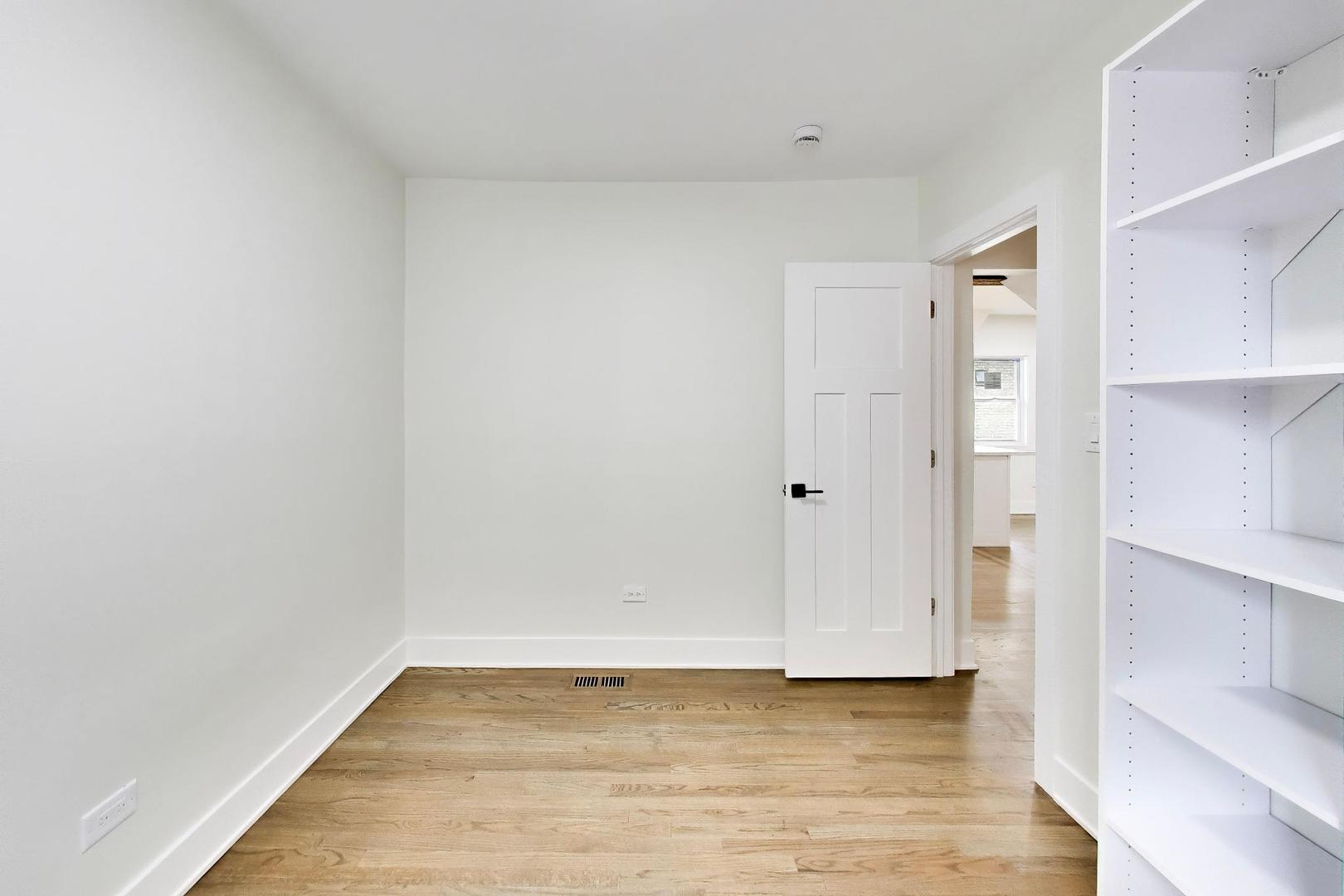 4953 W Drummond Place Property Photo 12