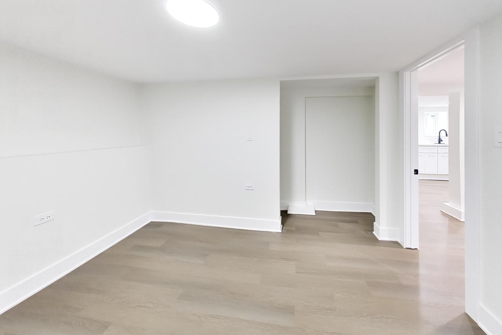 4953 W Drummond Place Property Photo 13