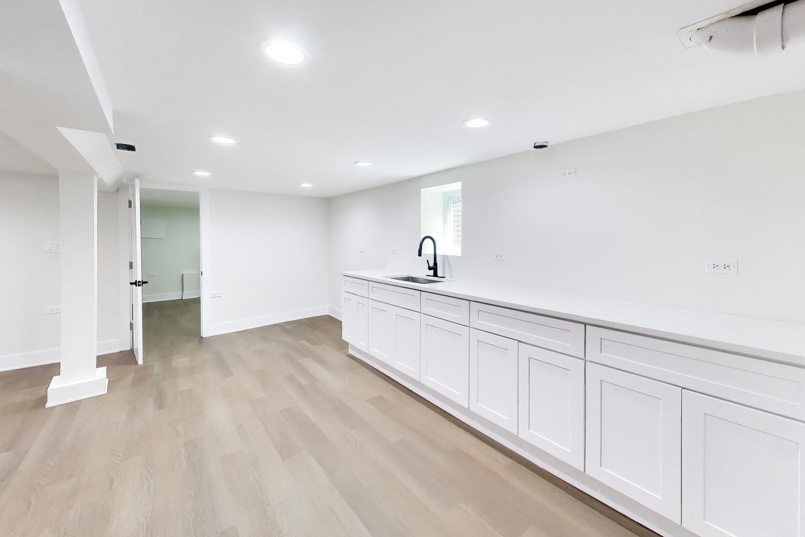 4953 W Drummond Place Property Photo 17