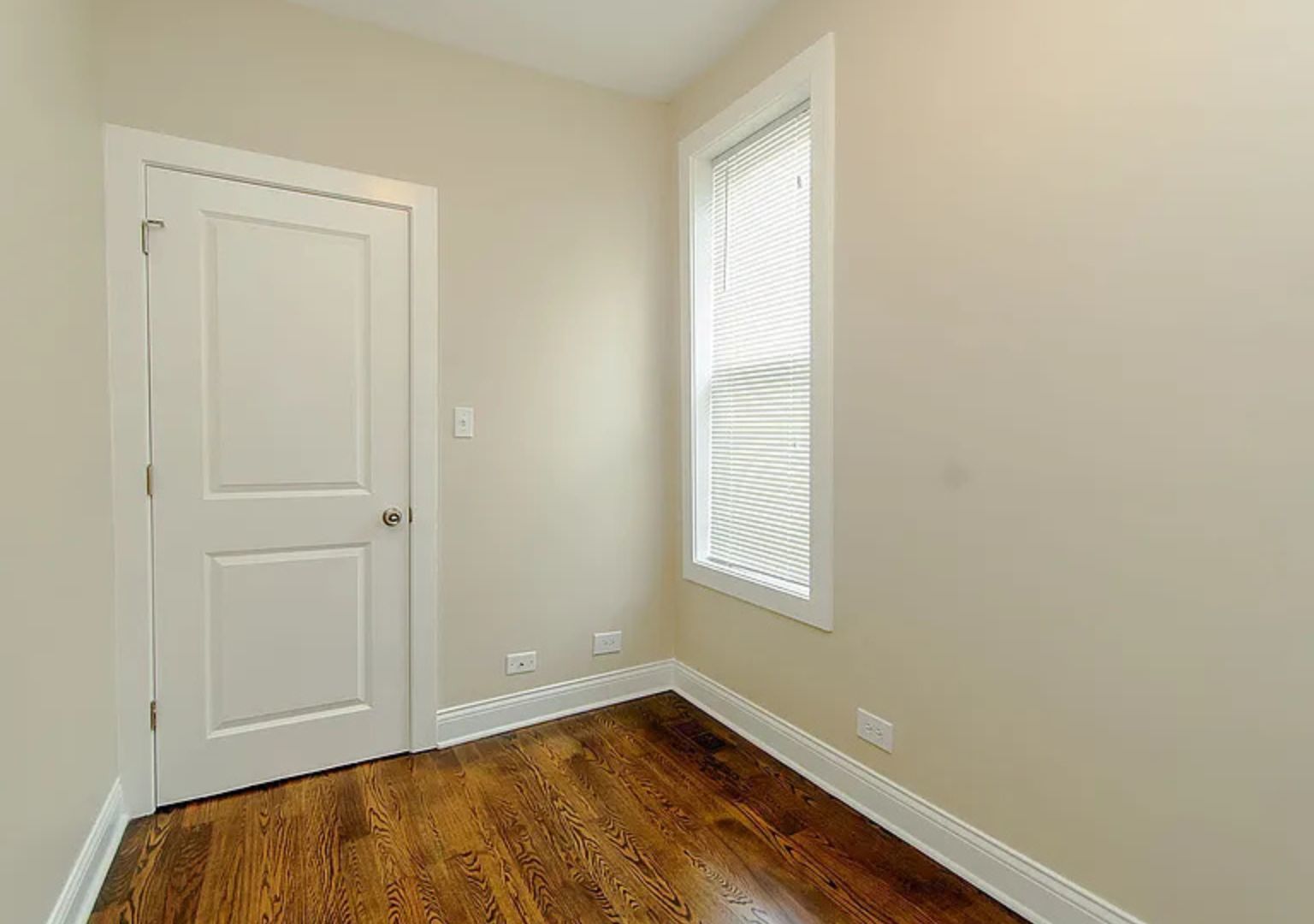 1334 W 18th Place Property Photo 12