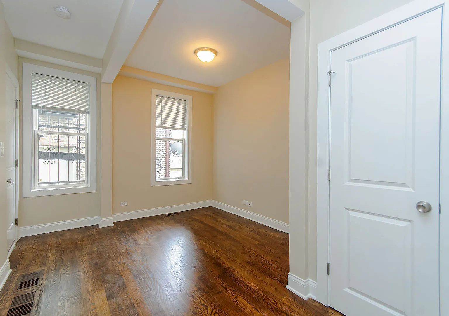 1334 W 18th Place Property Photo 14
