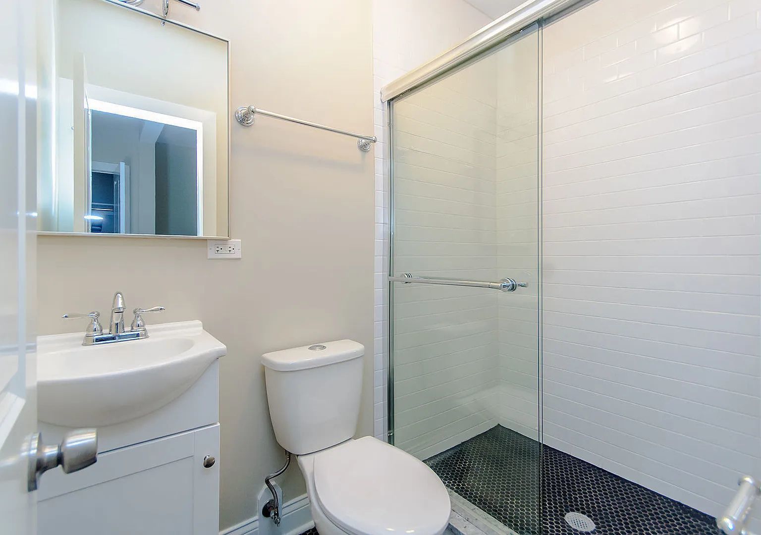 1334 W 18th Place Property Photo 17