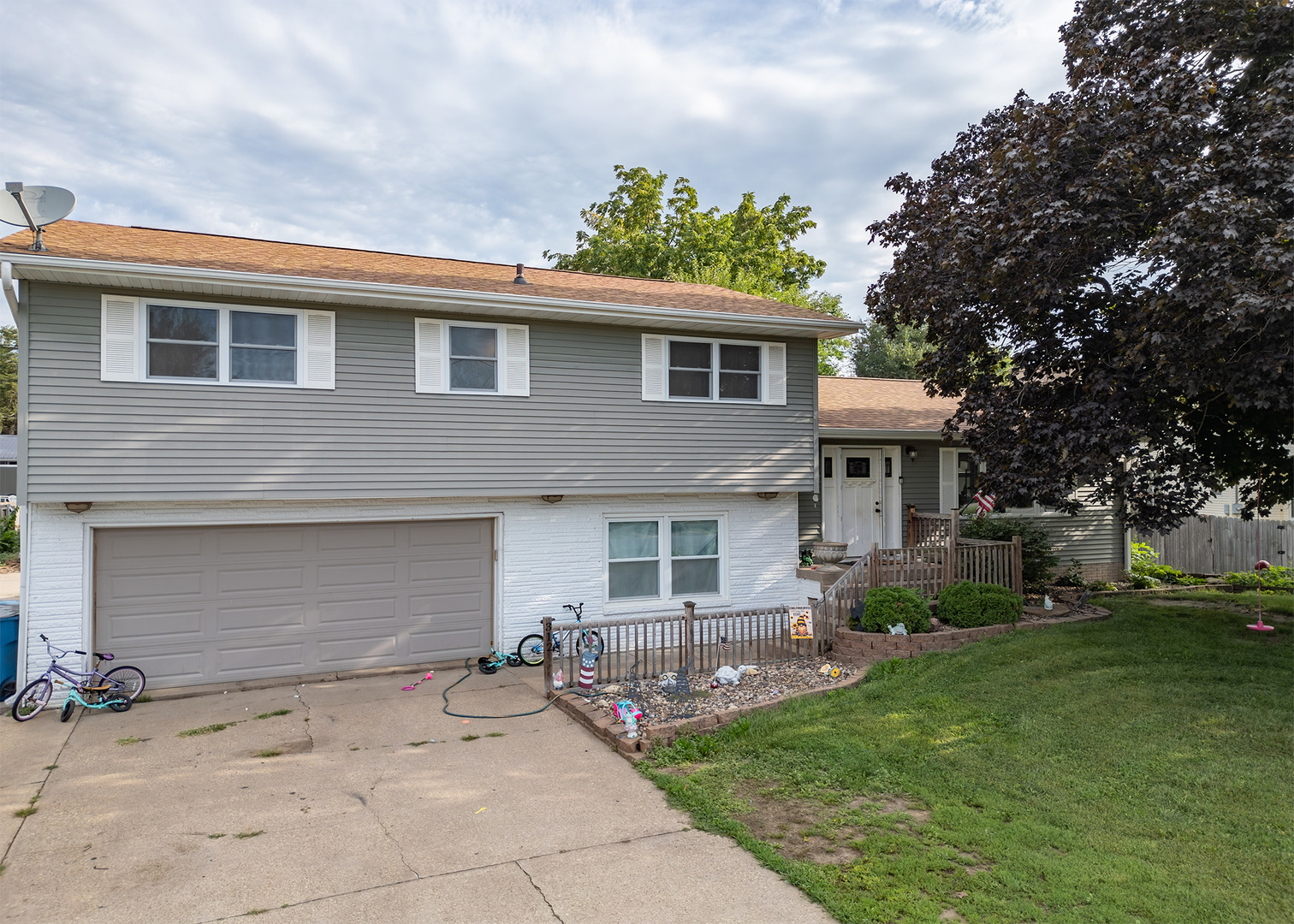 312 11th Place Property Photo 1