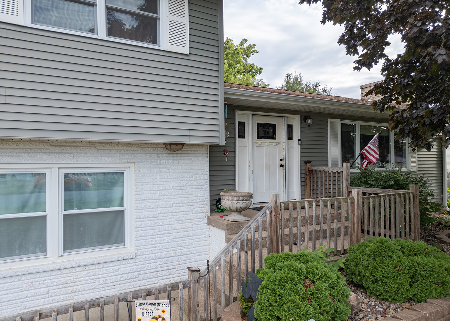 312 11th Place Property Photo 3