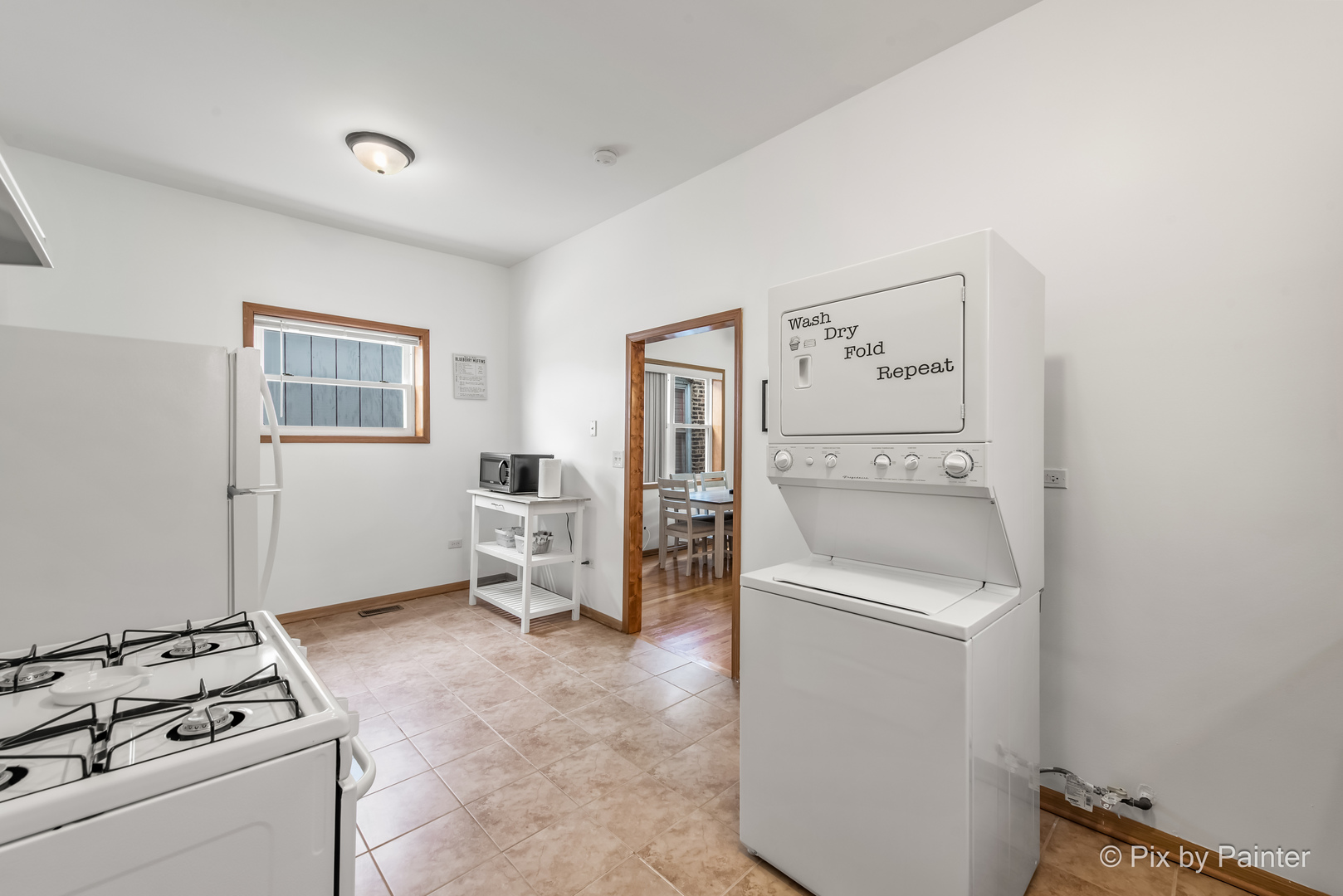 3305 S Bell Avenue Property Photo 4