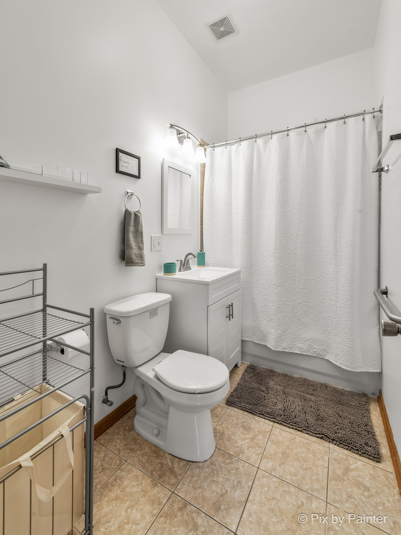 3305 S Bell Avenue Property Photo 5