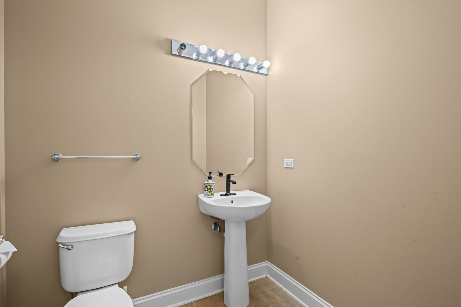45 Prairie Park Drive 208 Property Photo 6