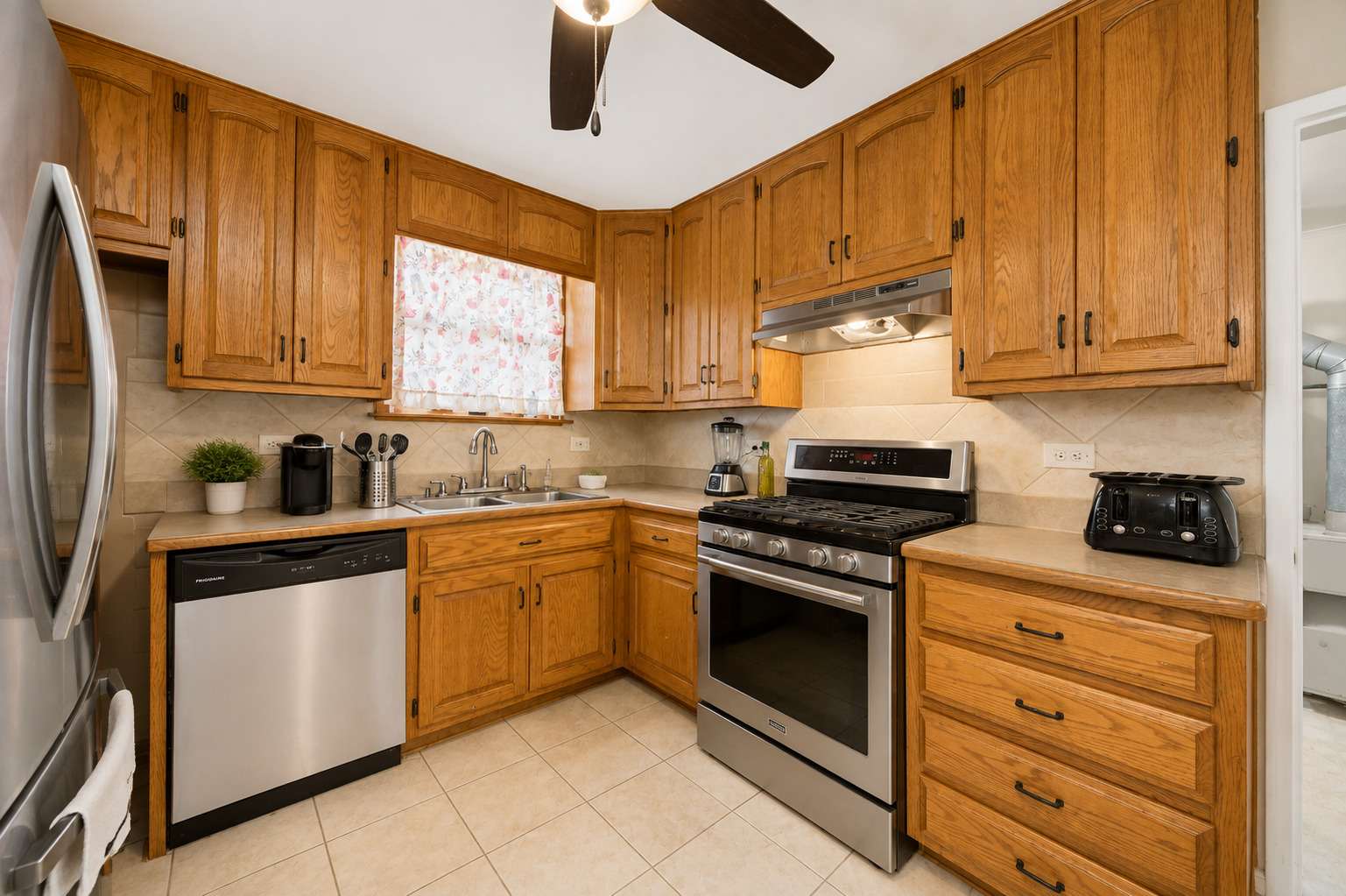 139 Peach Street Property Photo 8