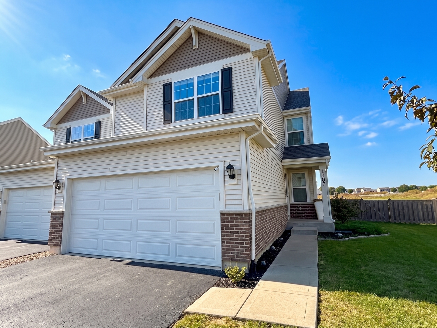 1307 Fawnlily Circle Property Photo 1