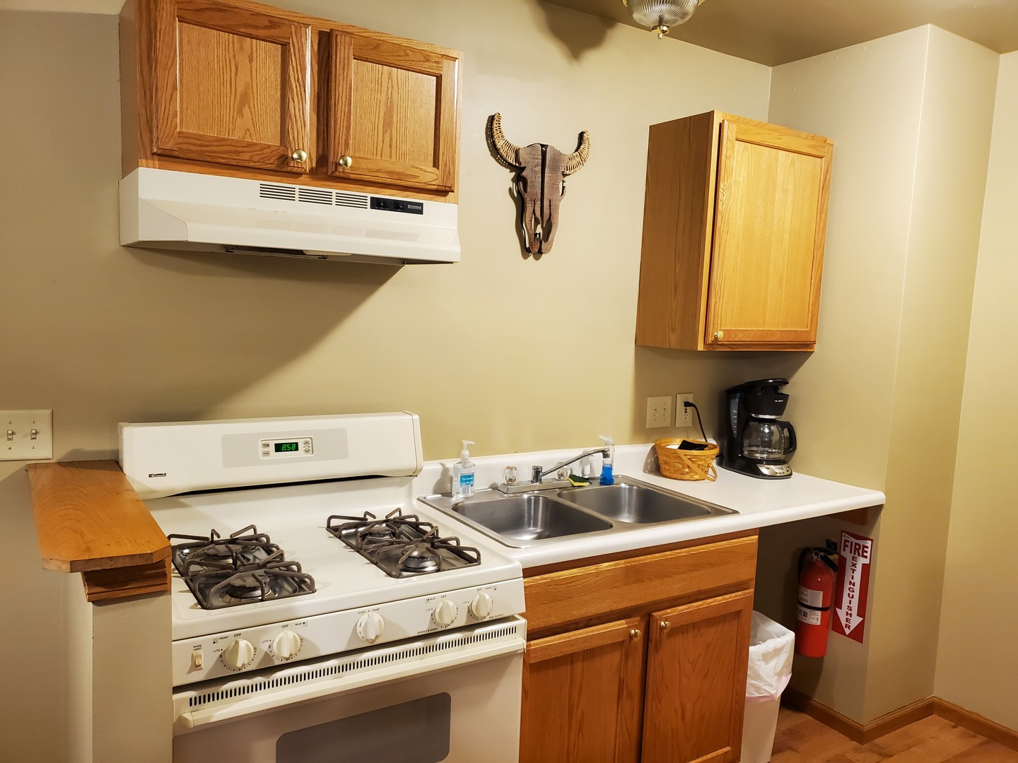 325 Clark Street 2c Property Photo 5