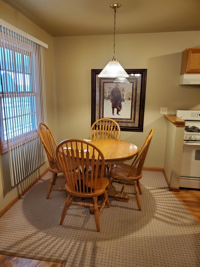 325 Clark Street 2c Property Photo 6