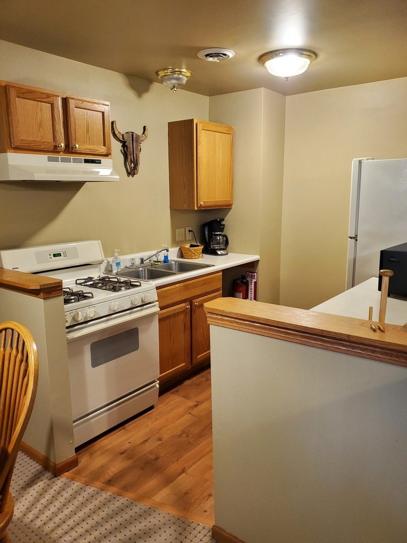 325 Clark Street 2c Property Photo 11