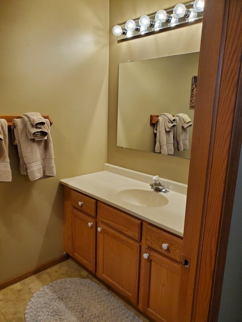 325 Clark Street 2c Property Photo 16