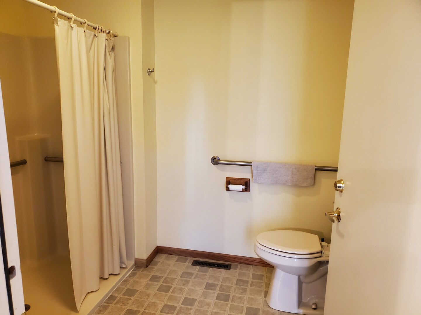 325 Clark Street 2c Property Photo 17