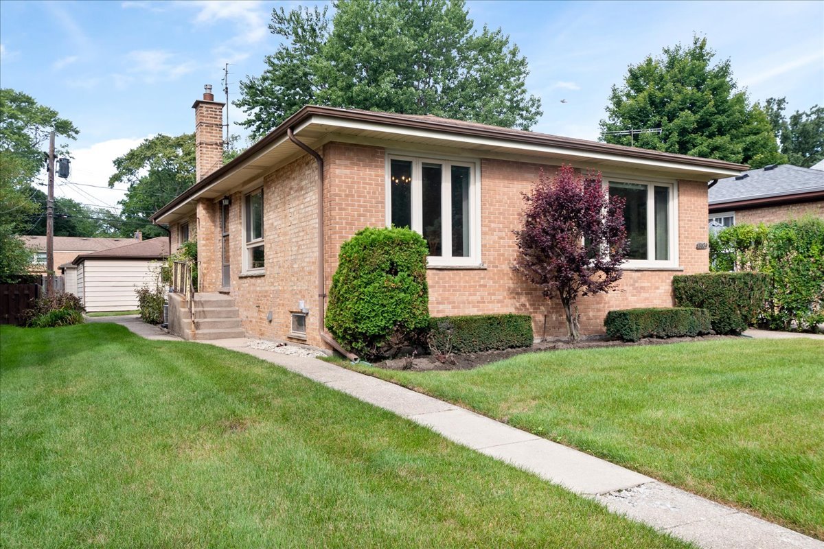 8624 Hamlin Avenue Property Photo 1