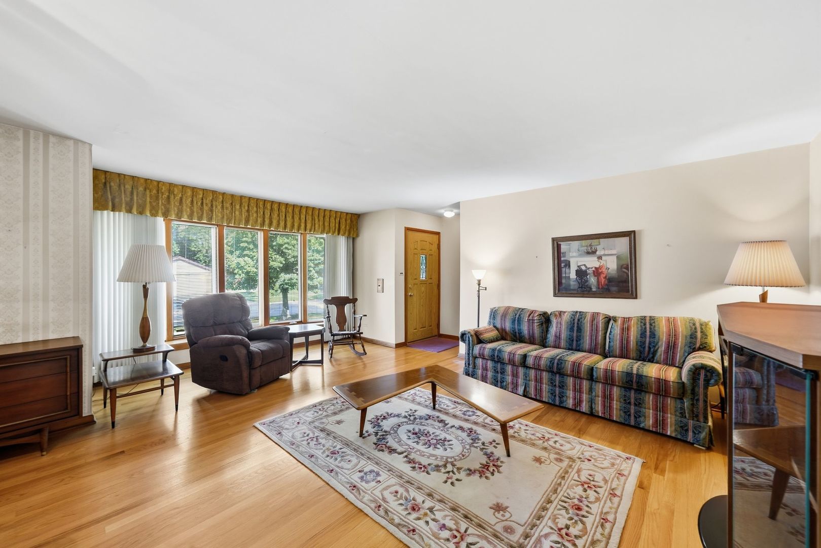 9135 Cherry Avenue Property Photo 3