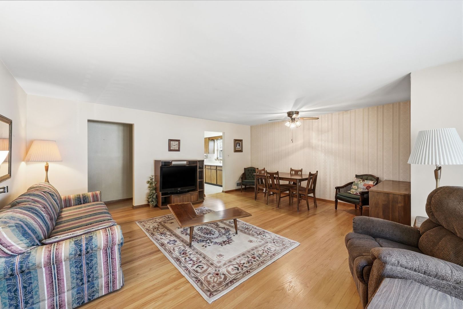 9135 Cherry Avenue Property Photo 5