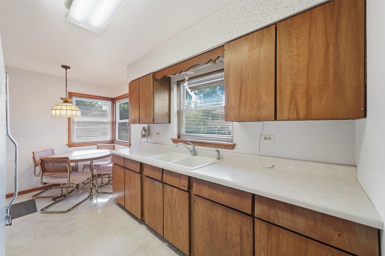 9135 Cherry Avenue Property Photo 8