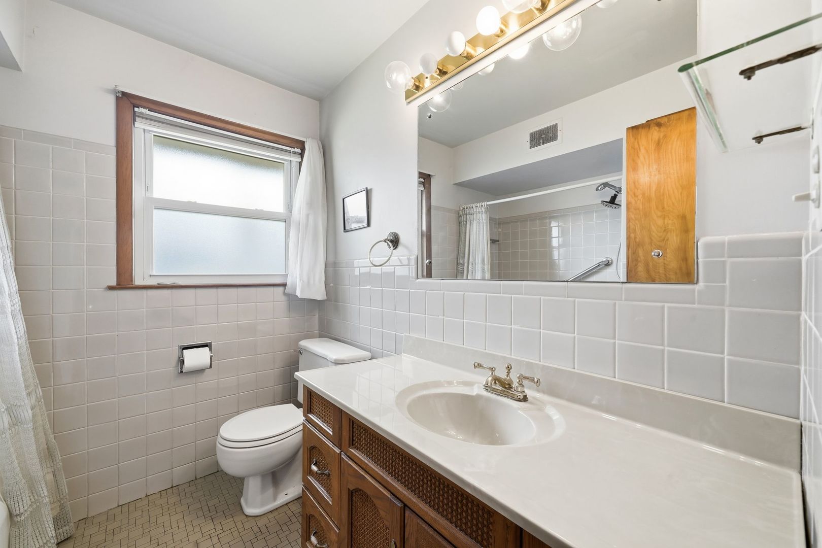 9135 Cherry Avenue Property Photo 15