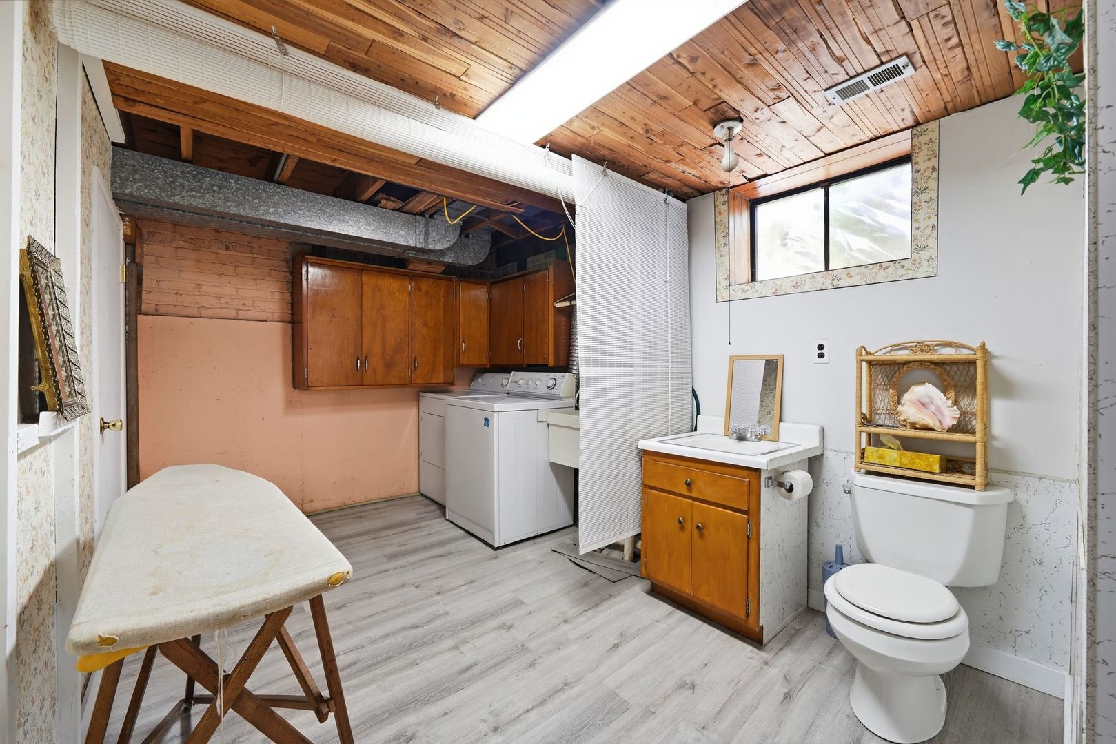 9135 Cherry Avenue Property Photo 20