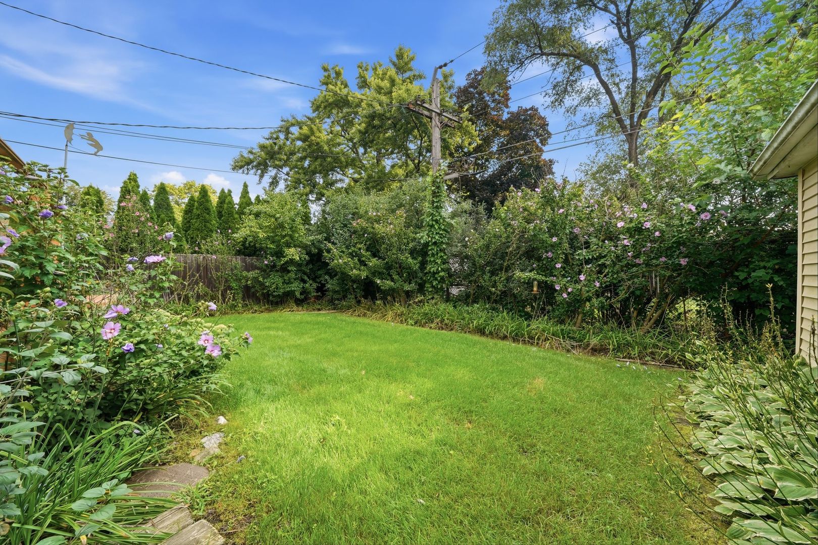 9135 Cherry Avenue Property Photo 27