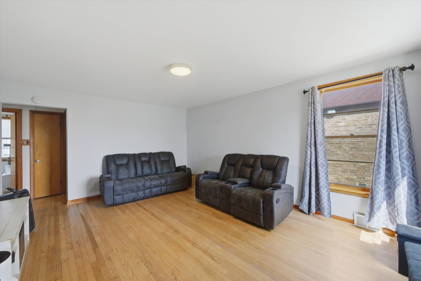 3536 Ernst Street Property Photo 4