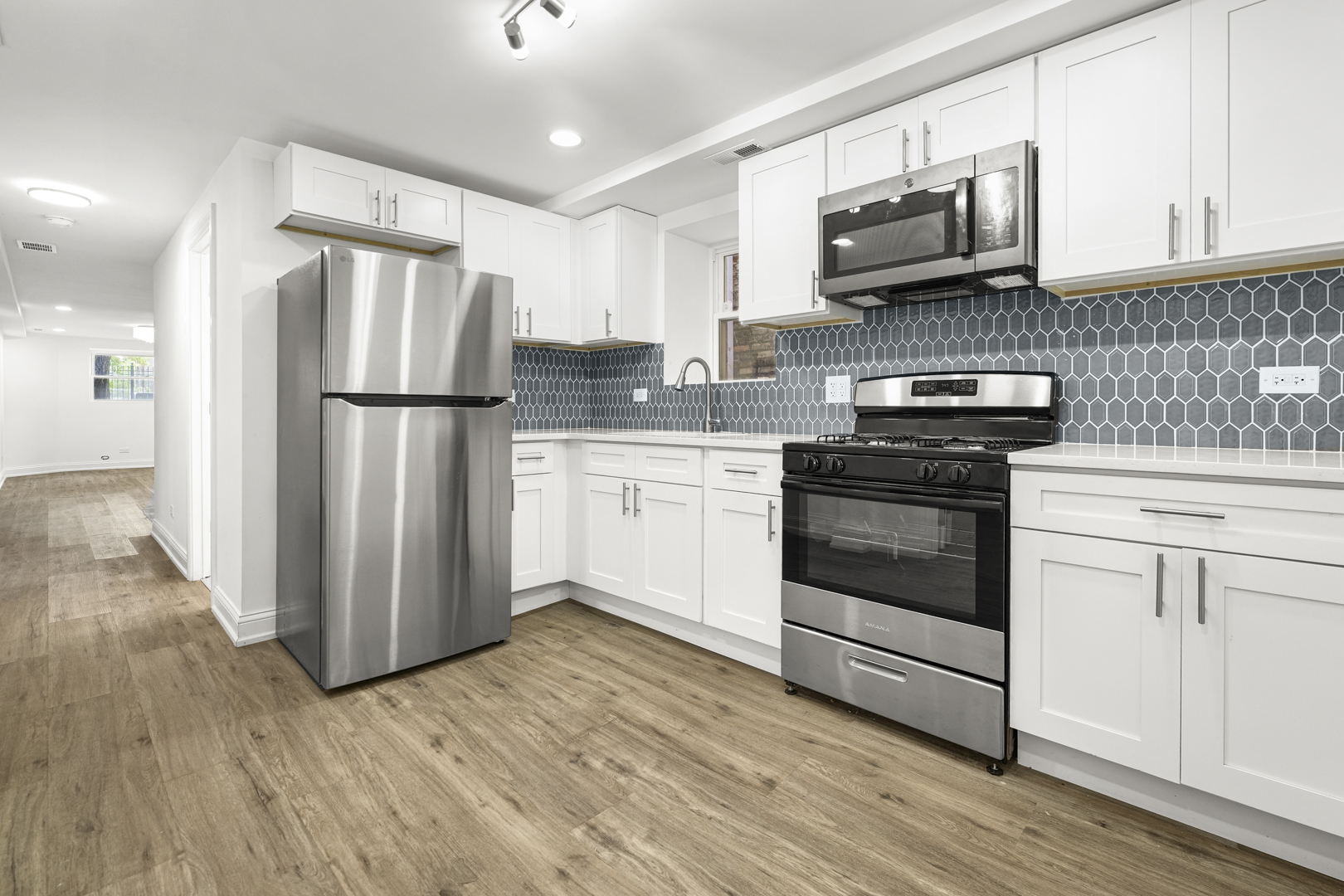 4751 W Monroe Street Garden Property Photo 10