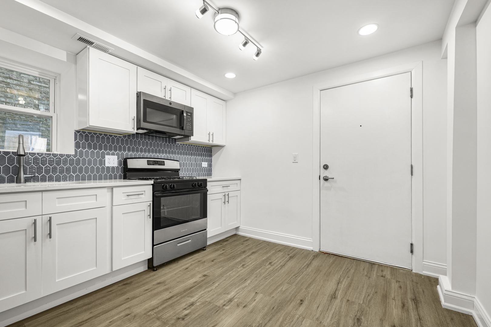 4751 W Monroe Street Garden Property Photo 11