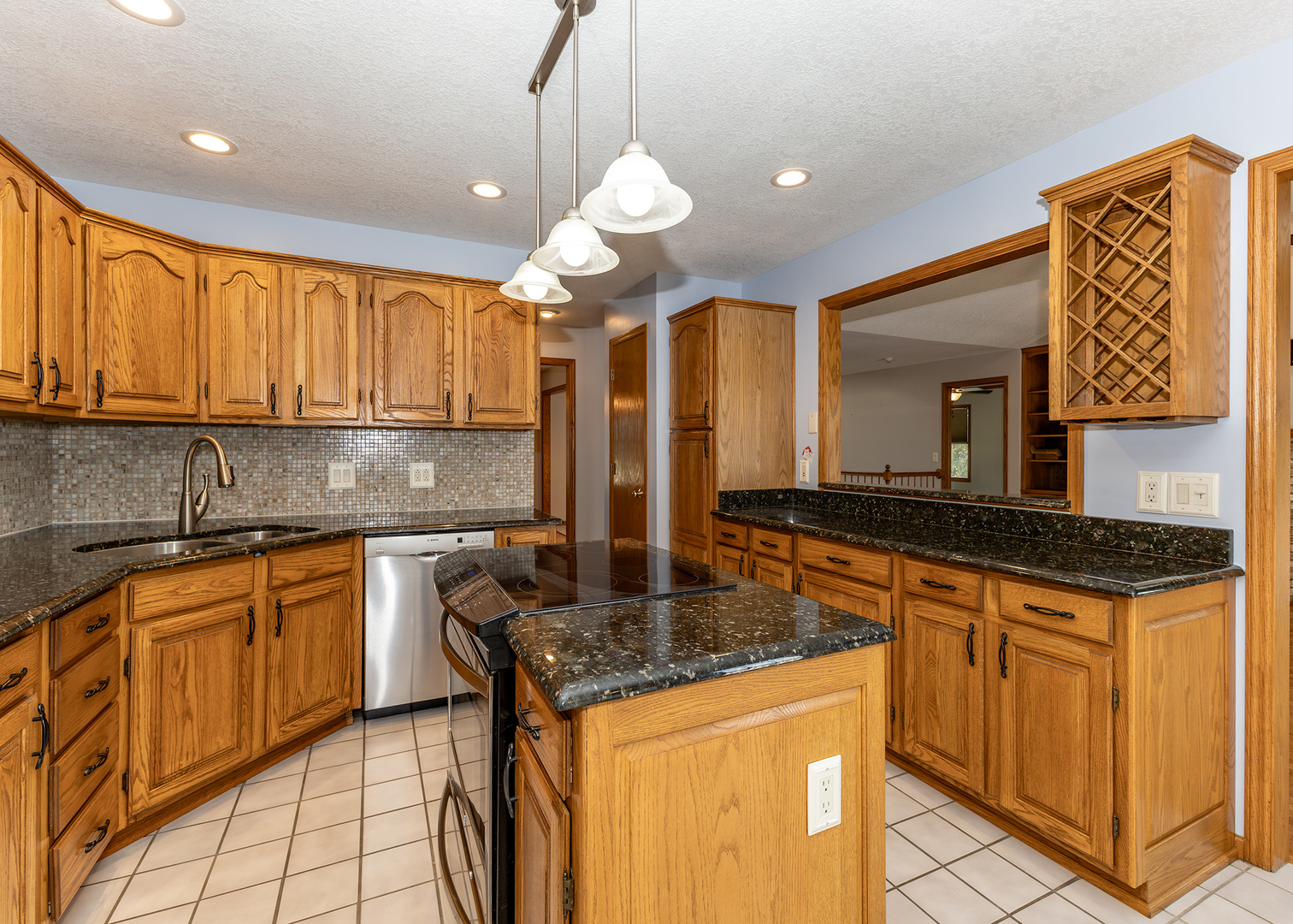 906 Ridgeview Court Property Photo 8