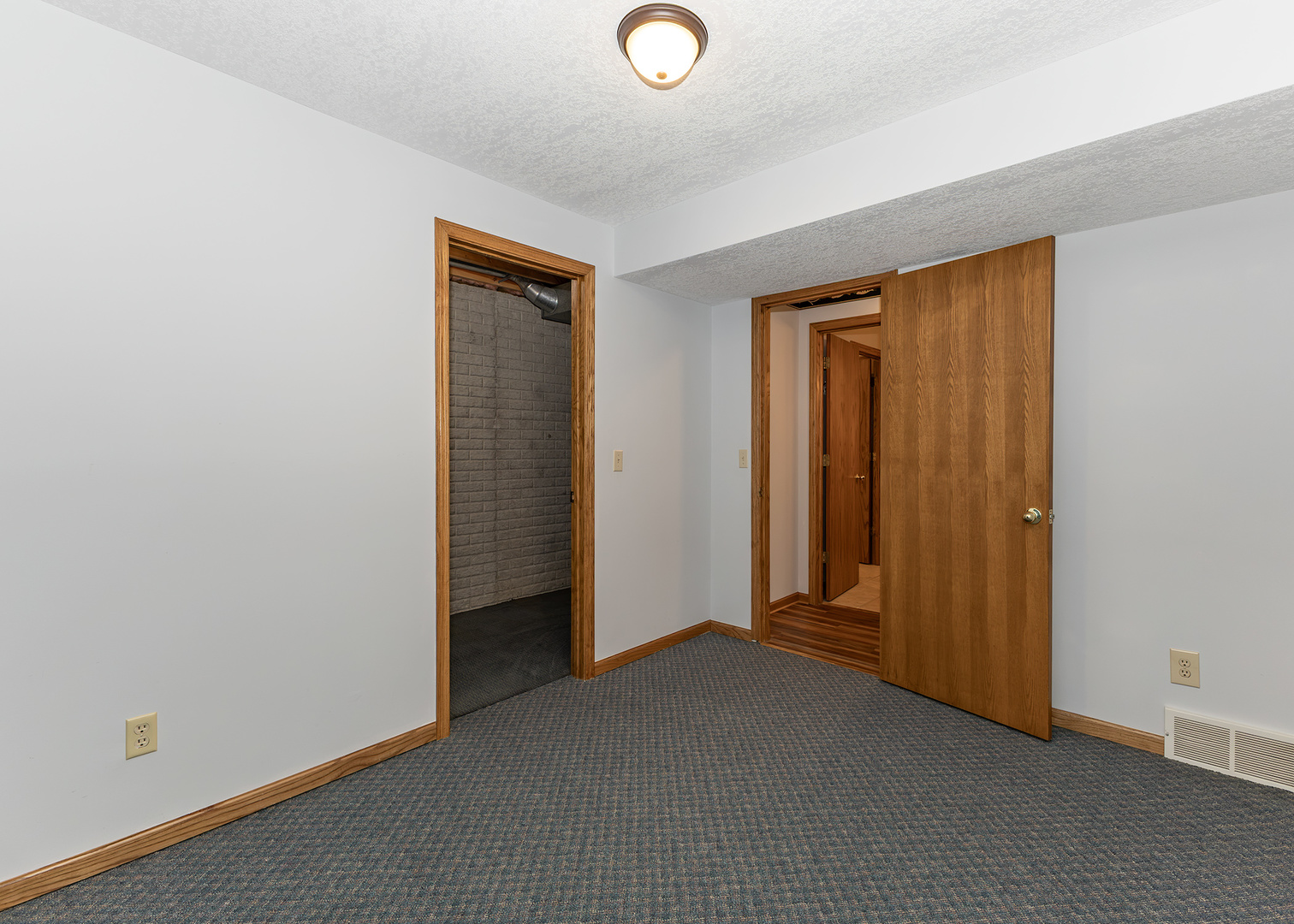 906 Ridgeview Court Property Photo 31