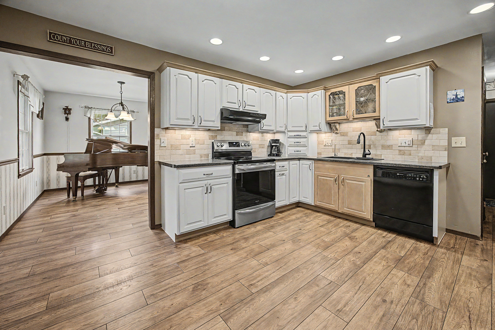 777 S High Street Property Photo 11