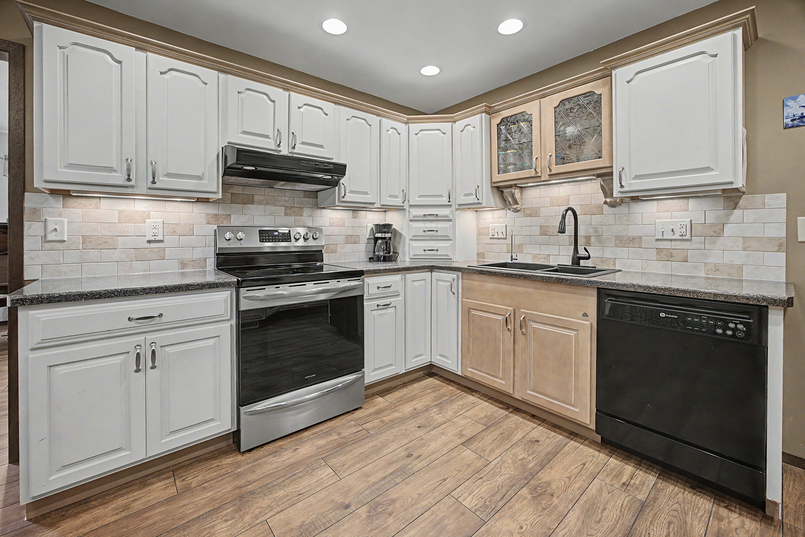 777 S High Street Property Photo 12