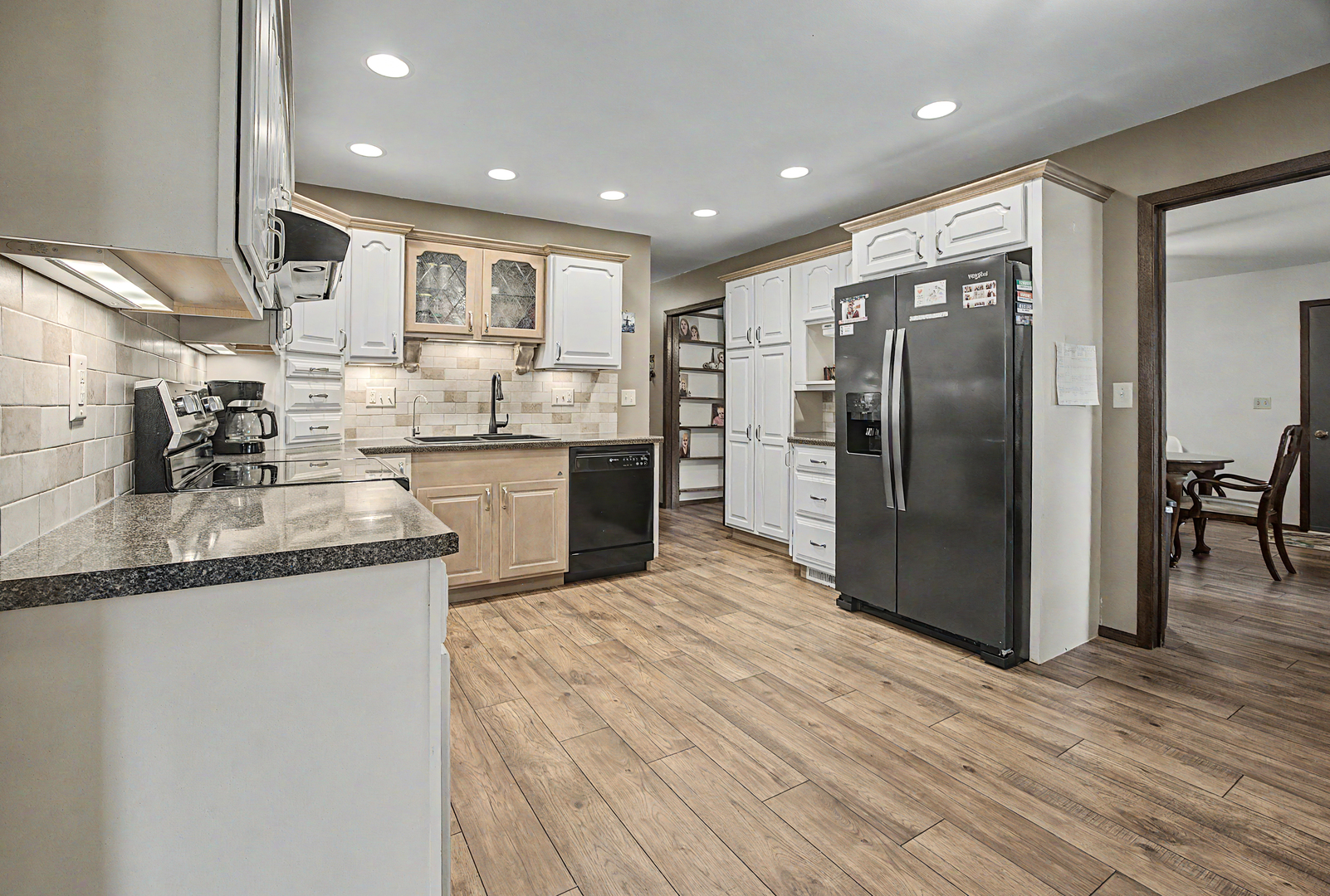 777 S High Street Property Photo 14