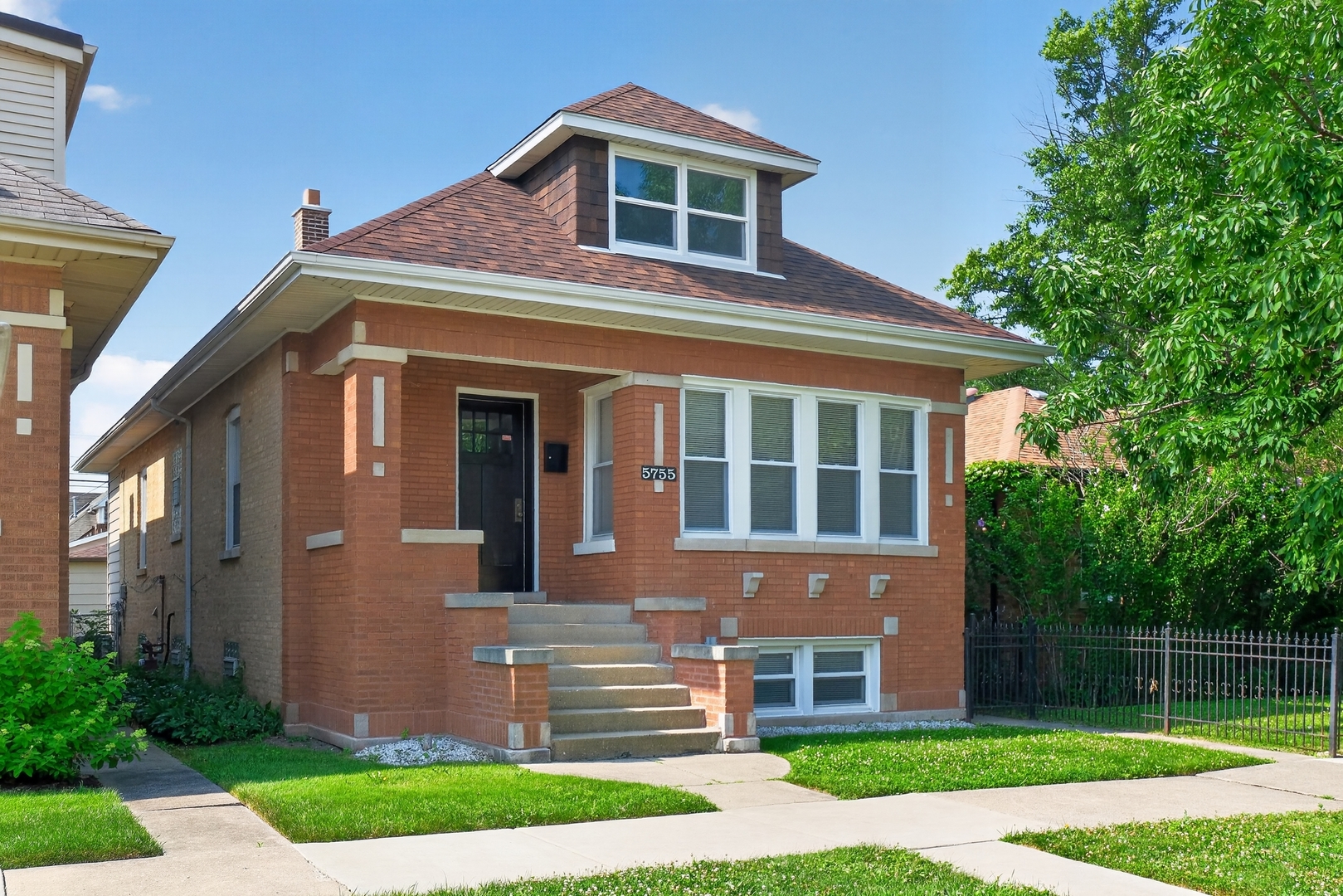 5755 W Eddy Street Property Photo 3