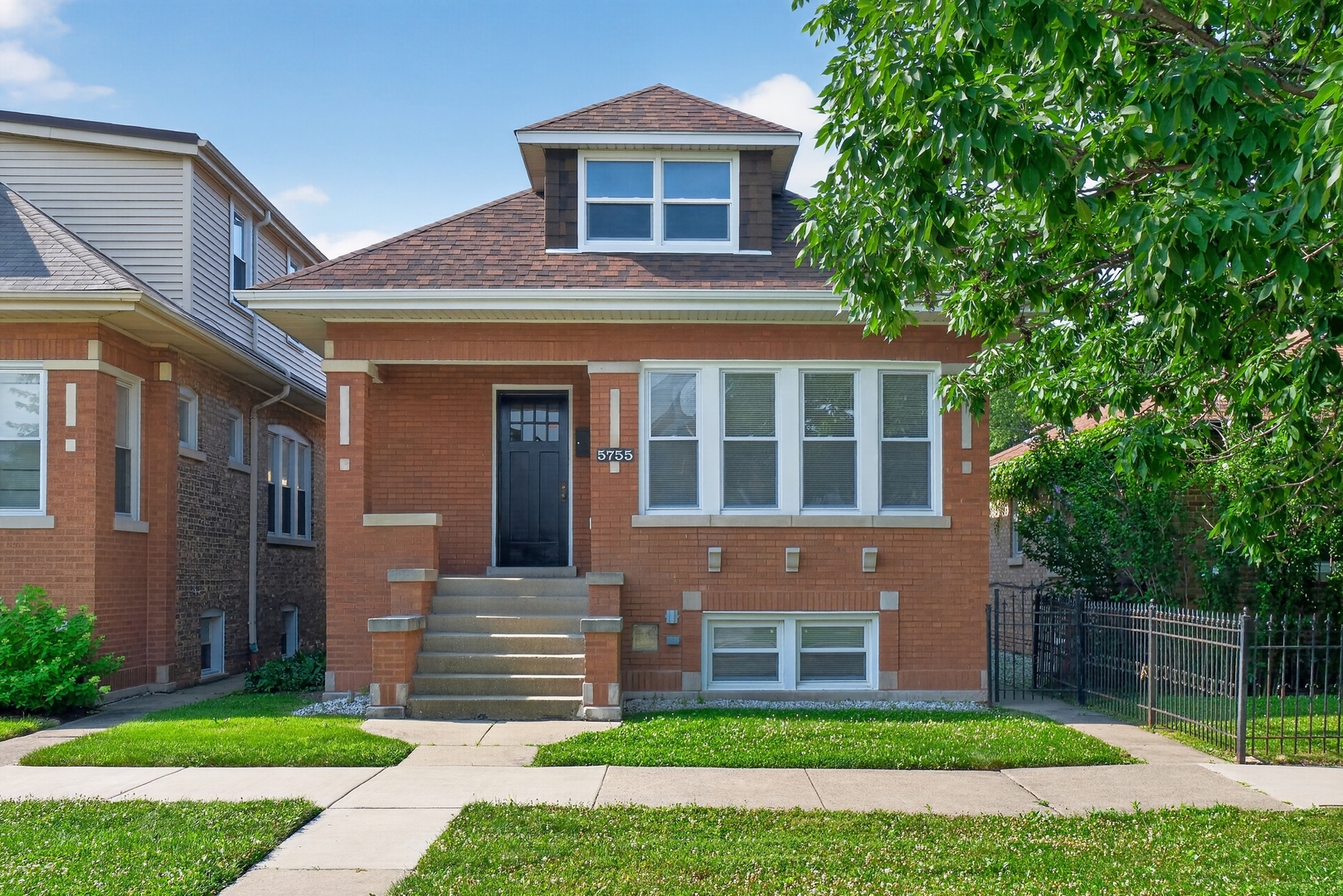 5755 W Eddy Street Property Photo 4