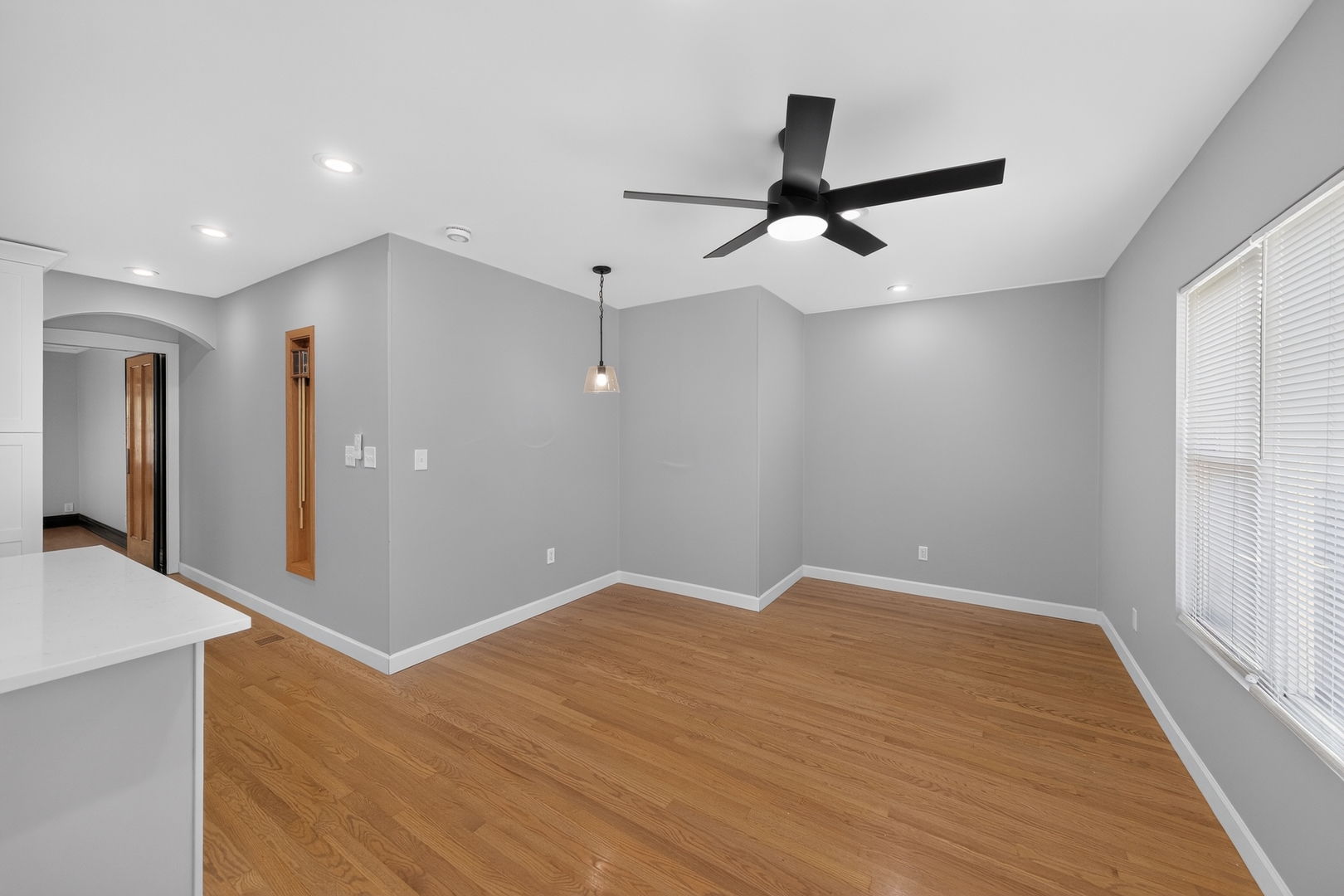 5755 W Eddy Street Property Photo 18