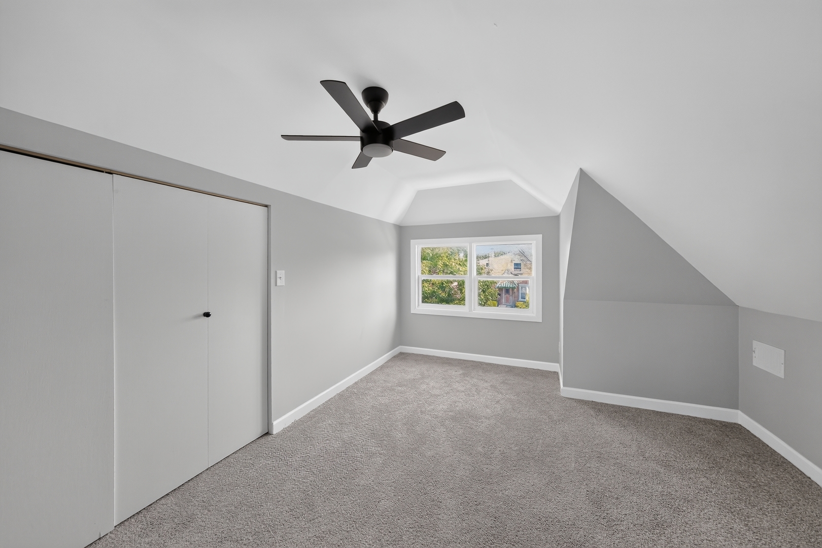 5755 W Eddy Street Property Photo 20