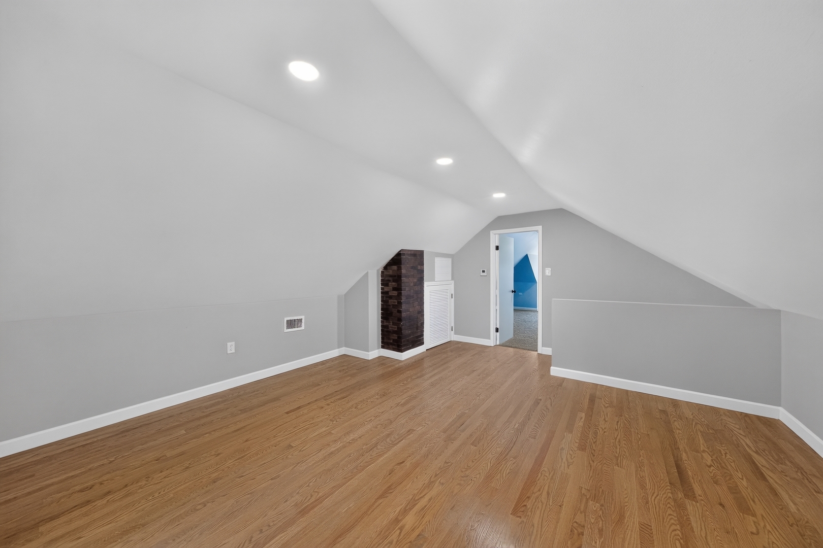 5755 W Eddy Street Property Photo 22