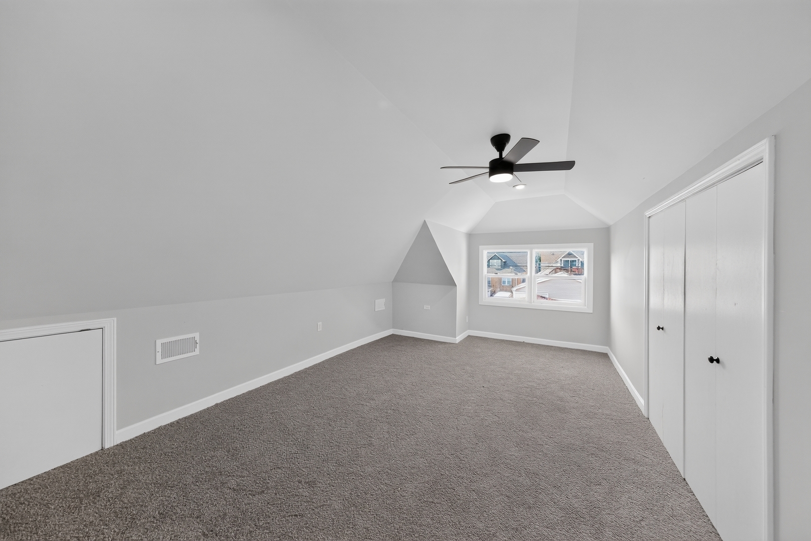 5755 W Eddy Street Property Photo 24