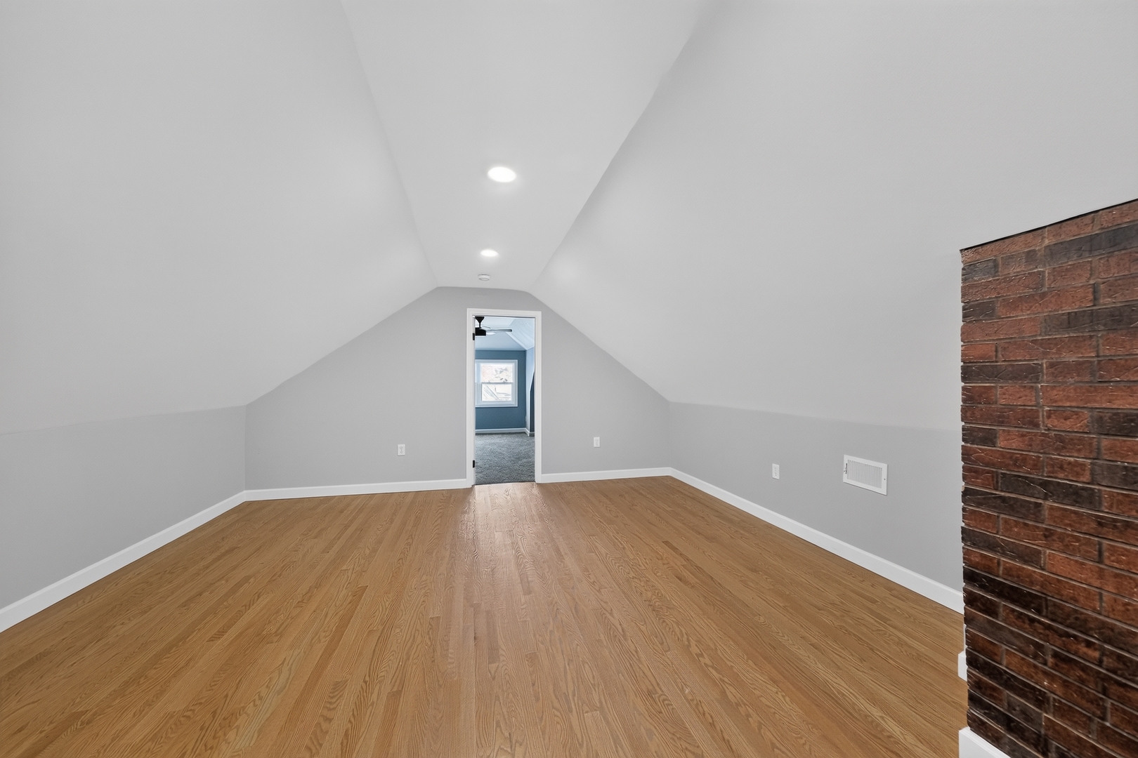 5755 W Eddy Street Property Photo 25