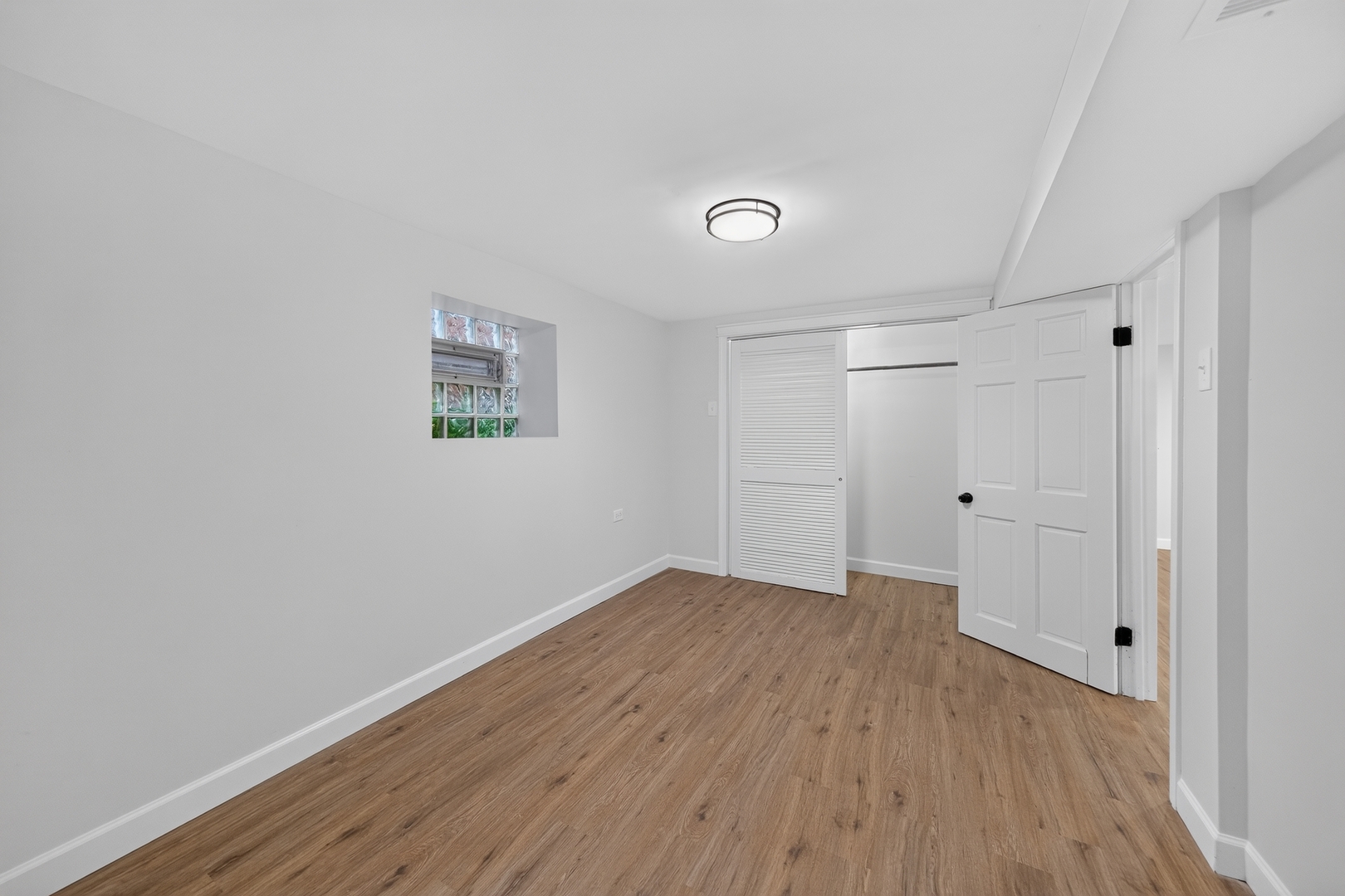 5755 W Eddy Street Property Photo 29