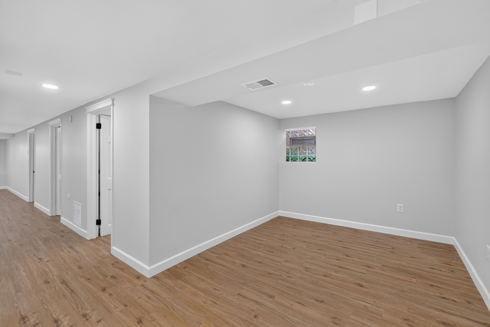 5755 W Eddy Street Property Photo 33