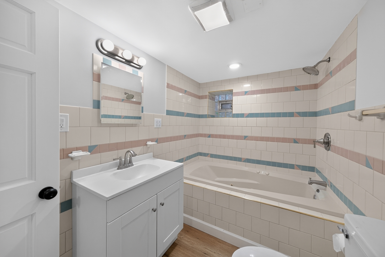 5755 W Eddy Street Property Photo 34