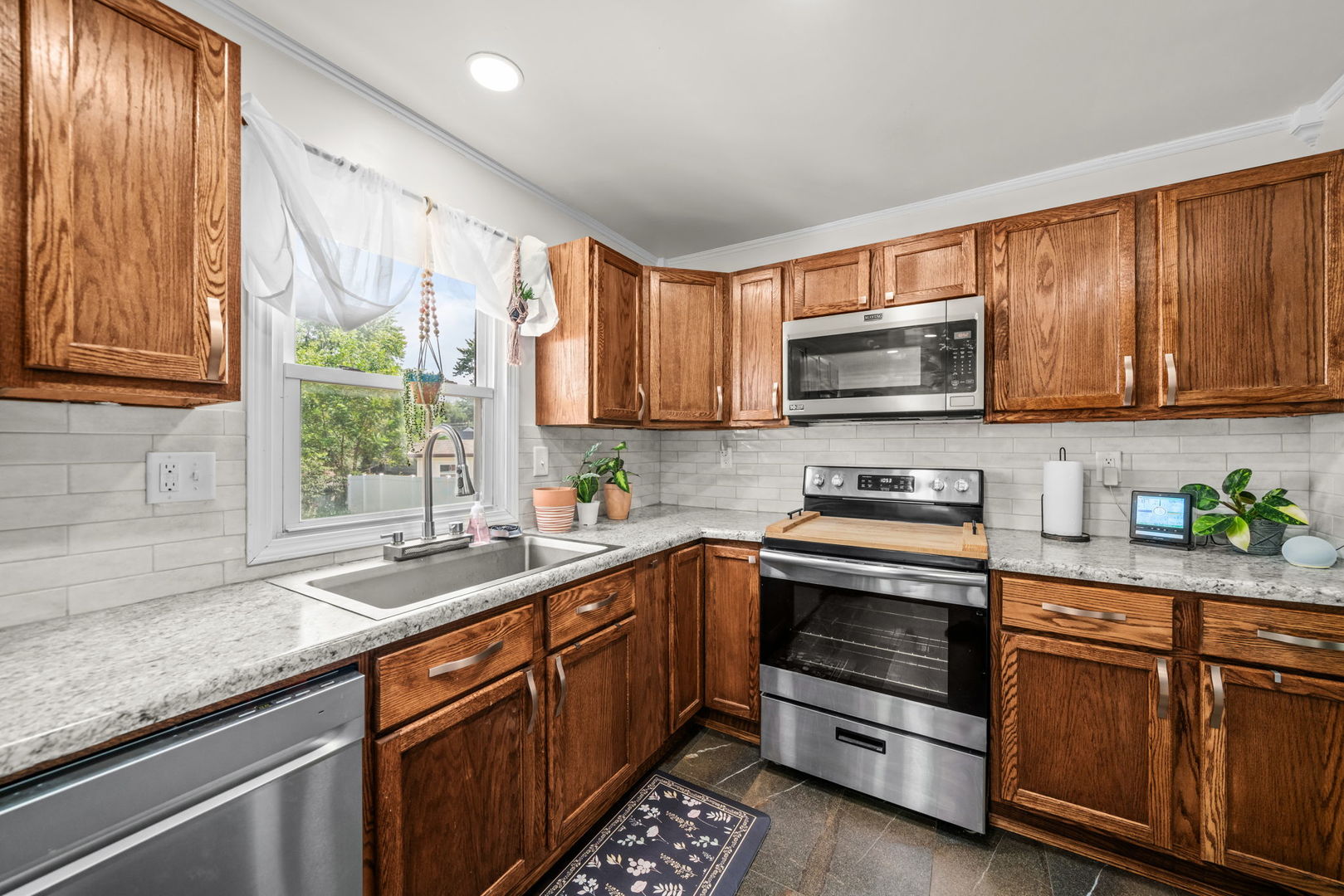 420 E Hitt Street Property Photo 8